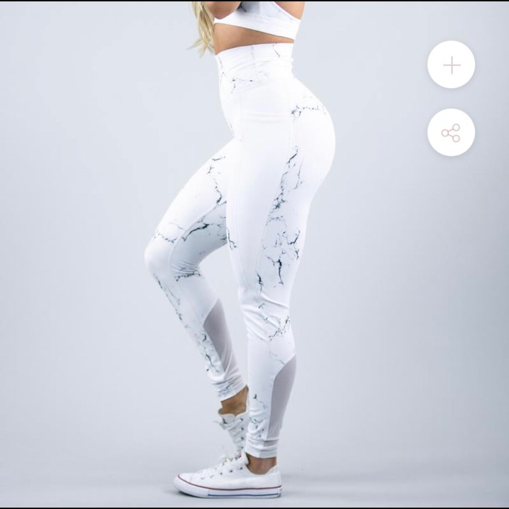 Onyx White Marble Leggings